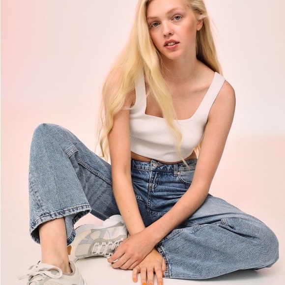 Divided Denim - NWT H&M Divided Wide Low Waist Jeans in Light Blue Wash Women’s Size 4